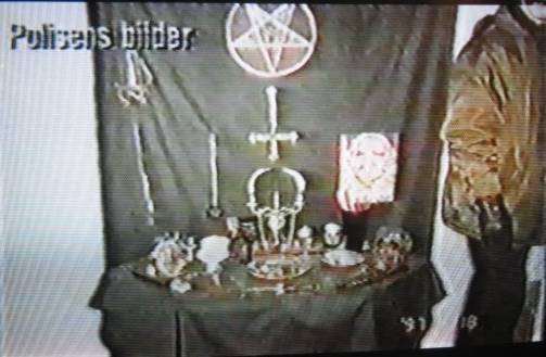 altar%20satanista.jpg